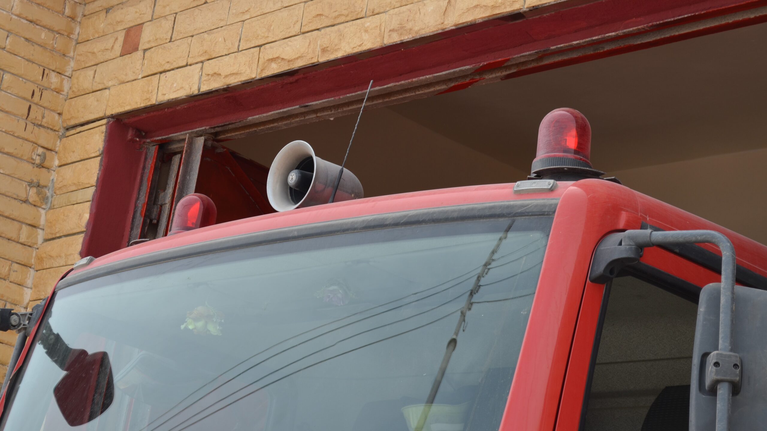 The Art of Attention-Grabbing Sound Signals on the Road